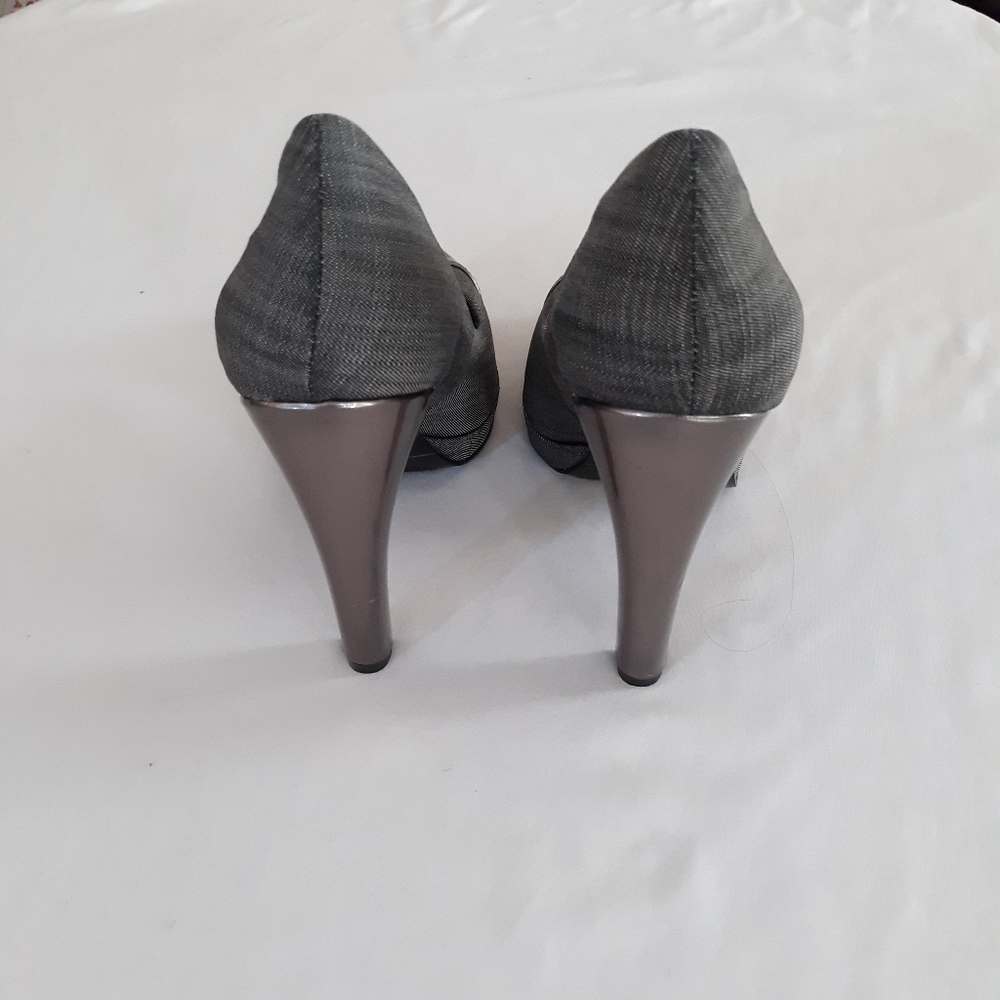 Nine West Women's High Heel Pumps - Picture 3 of 6